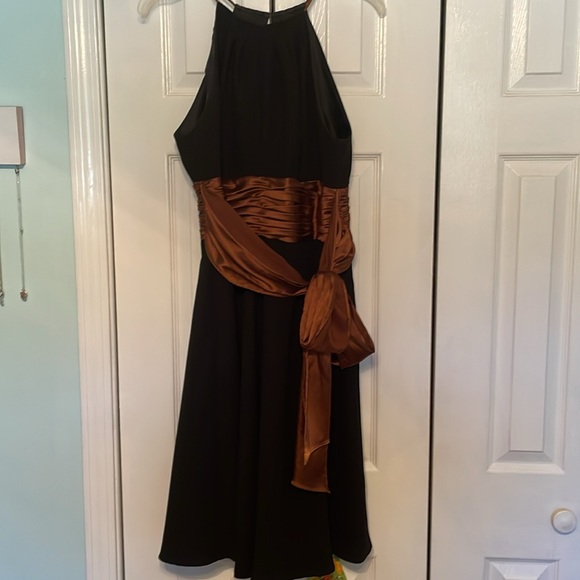 Formal Dress - Picture 2 of 3